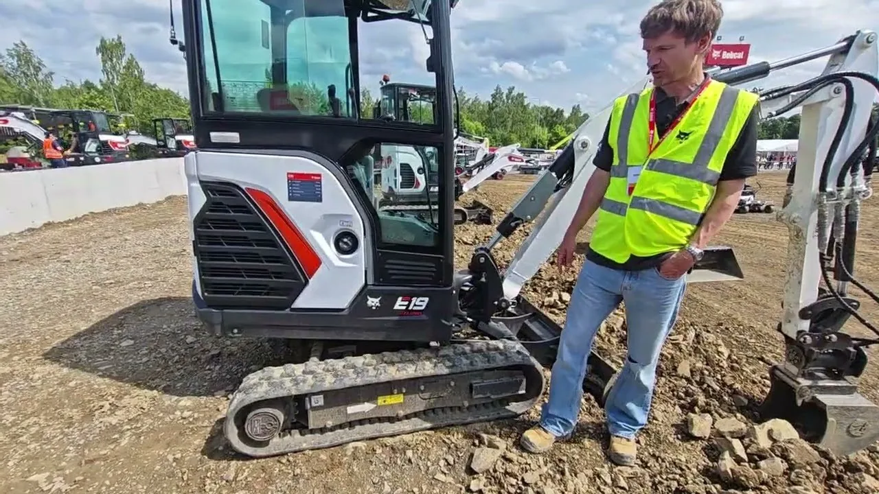 Bobcat E19E