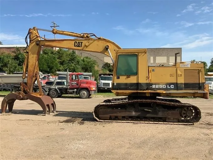 Caterpillar 225D-LC
