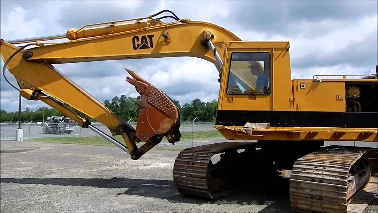 Caterpillar 235