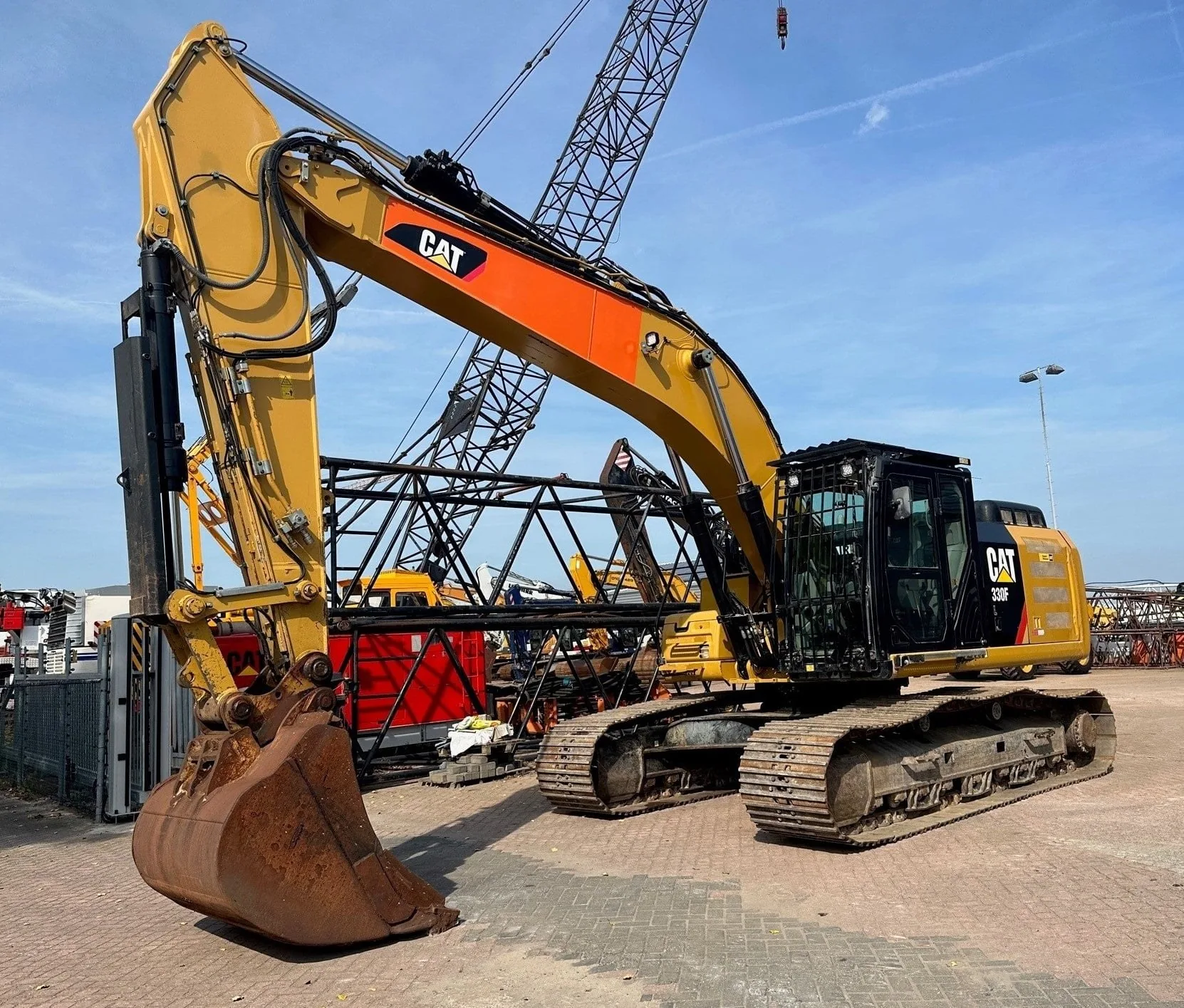 Caterpillar 330FL