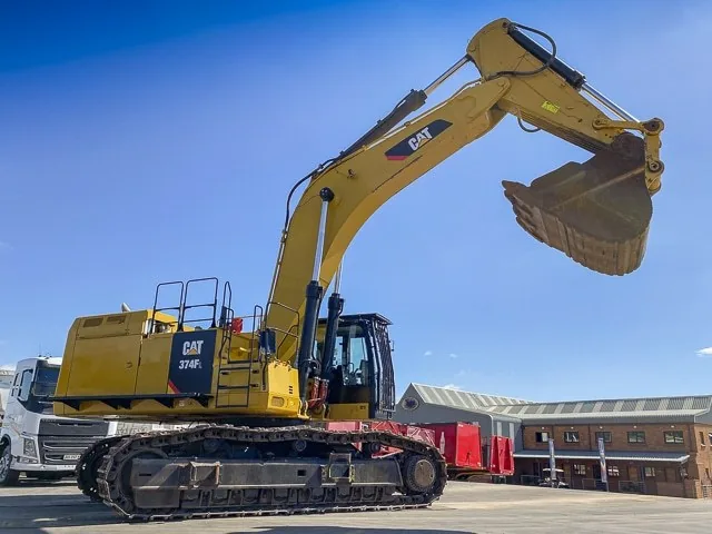 Caterpillar 374FL(2017)