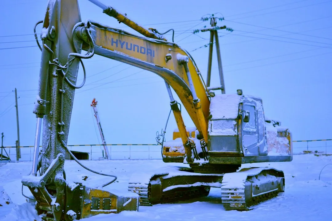 Hyundai R140LCM7