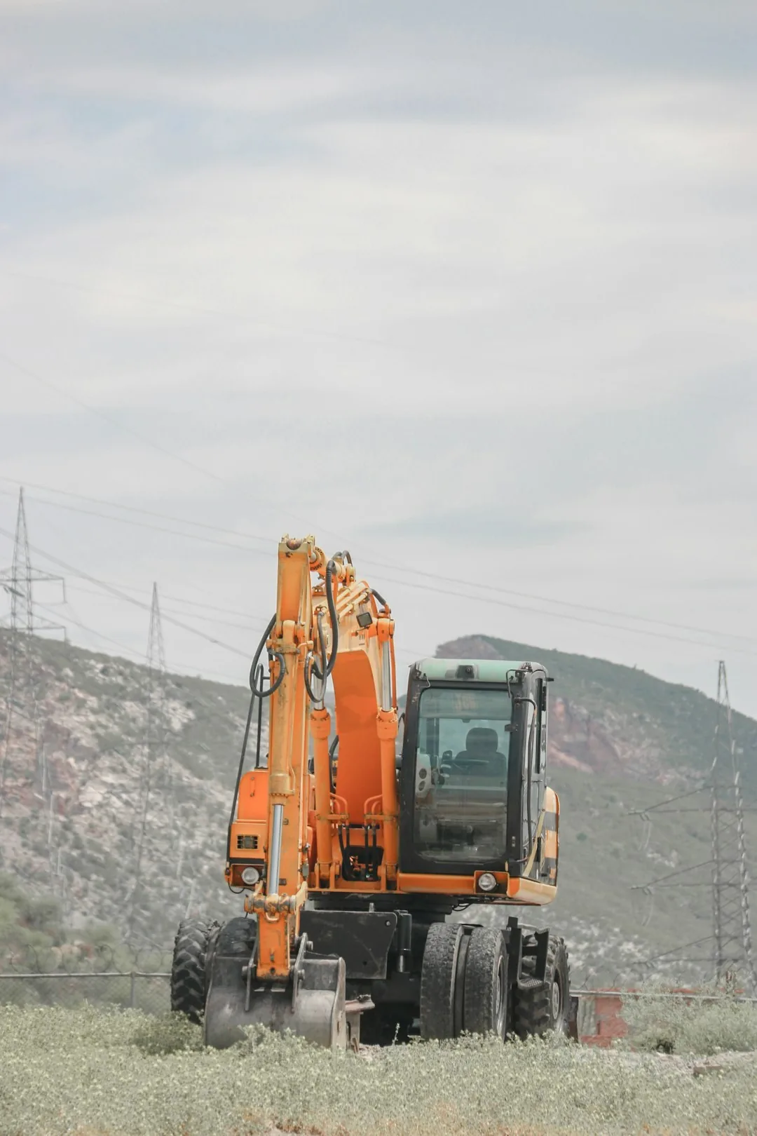 Hyundai R170W7
