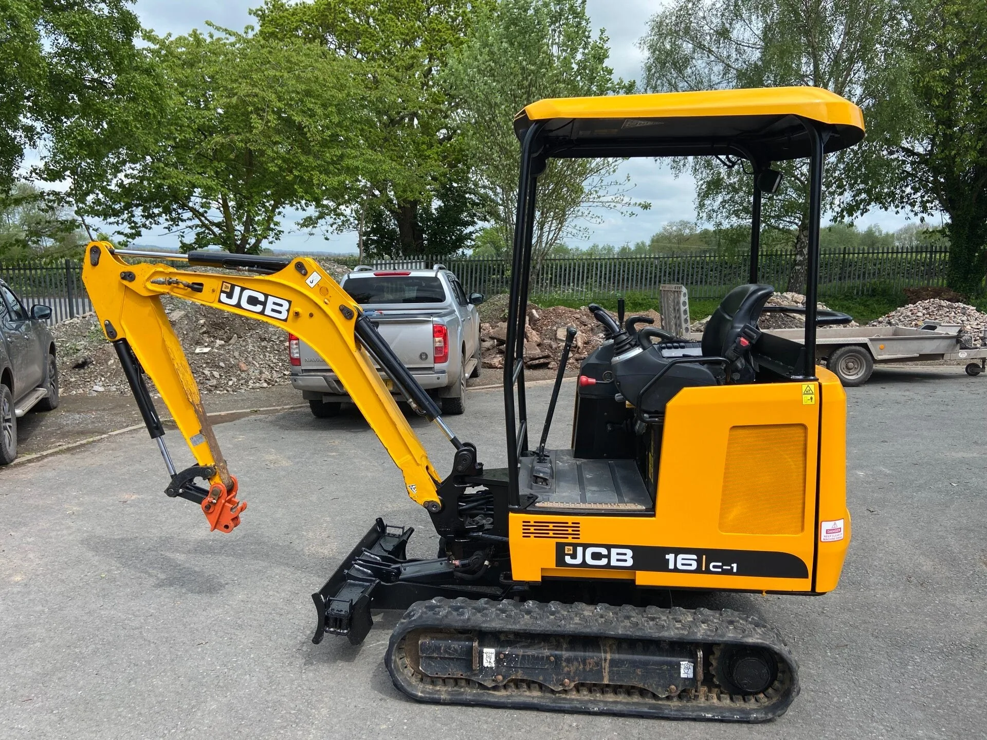 JCB 16C1