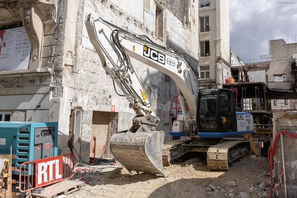 JCB JS210LC
