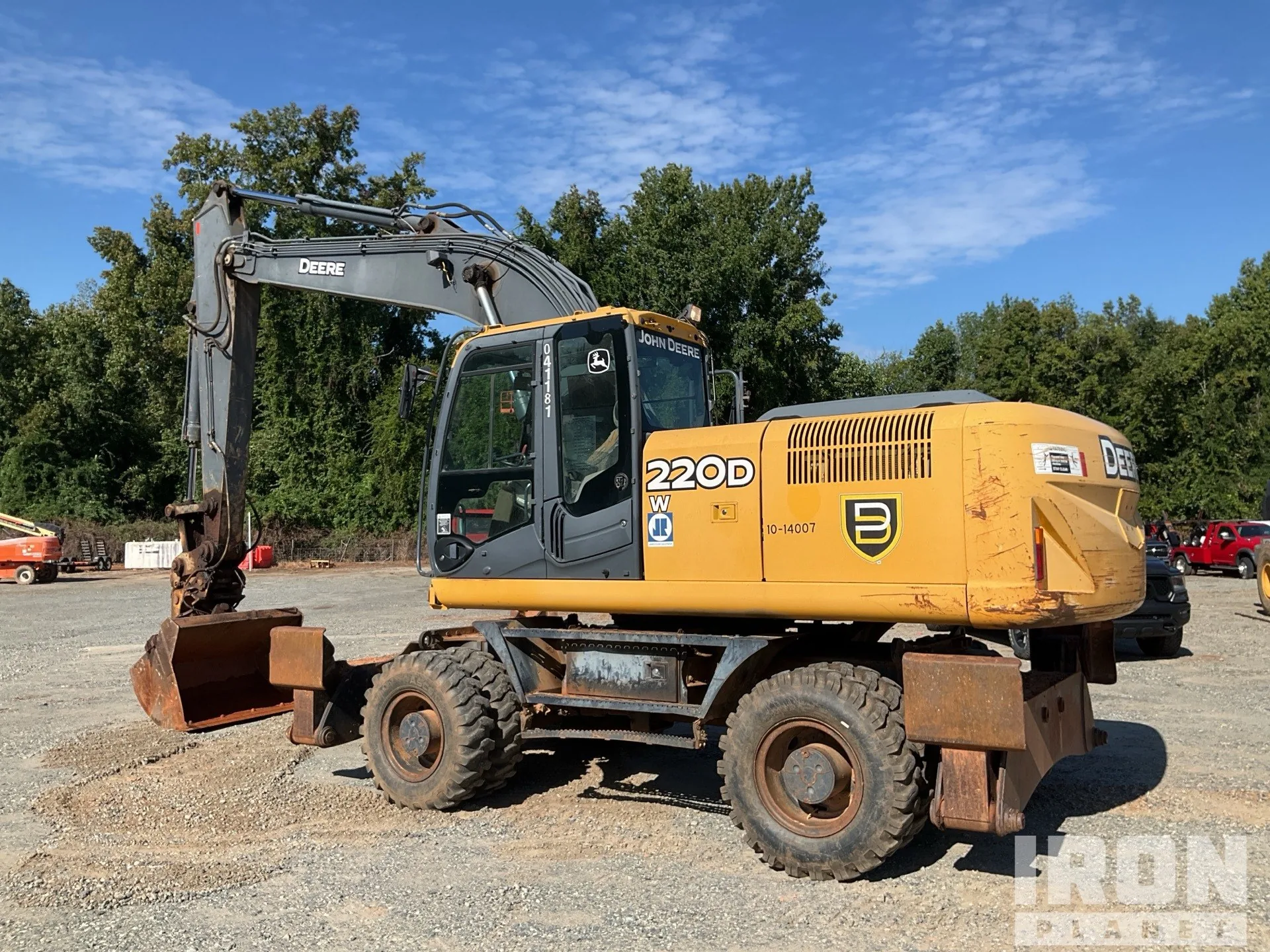 John Deere 220DW