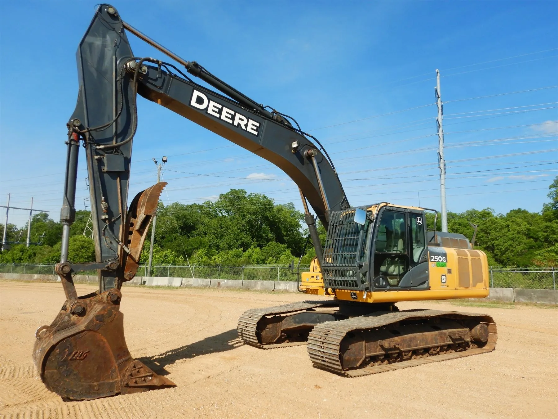 John Deere 250GLC
