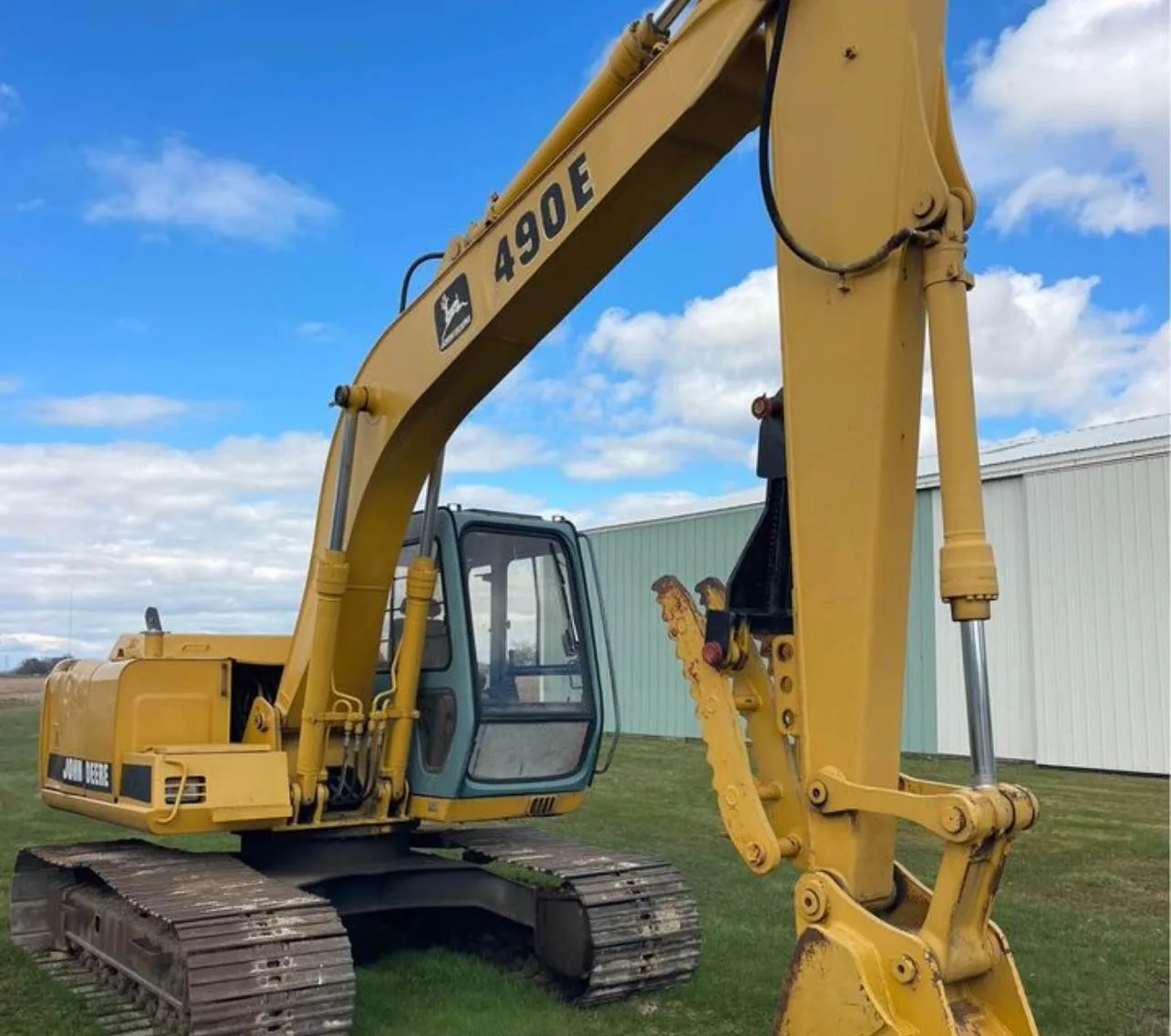 John Deere 490E