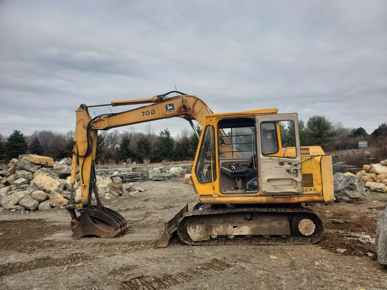 John Deere 70D