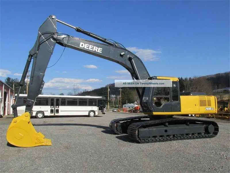 John Deere 790ELCLONGFRONT