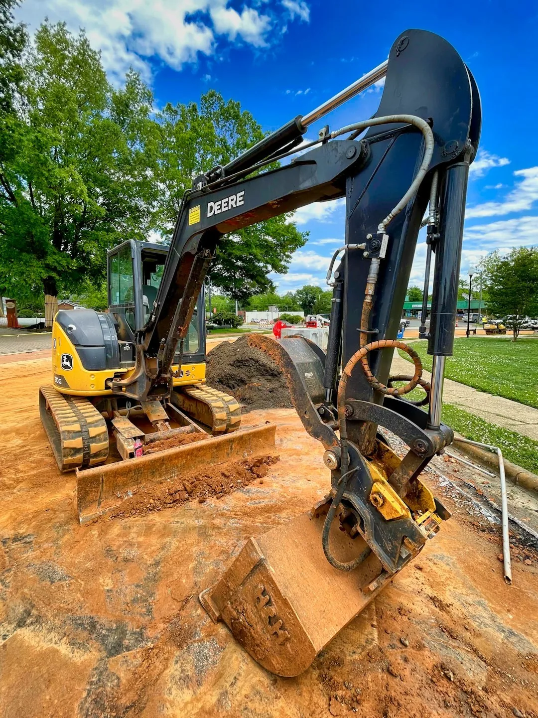 John Deere E140II