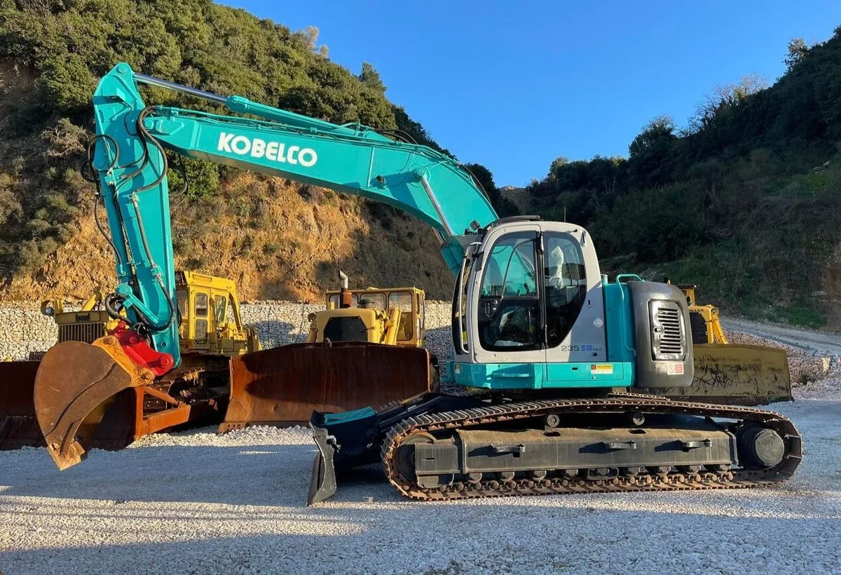 Kobelco 235SRLC