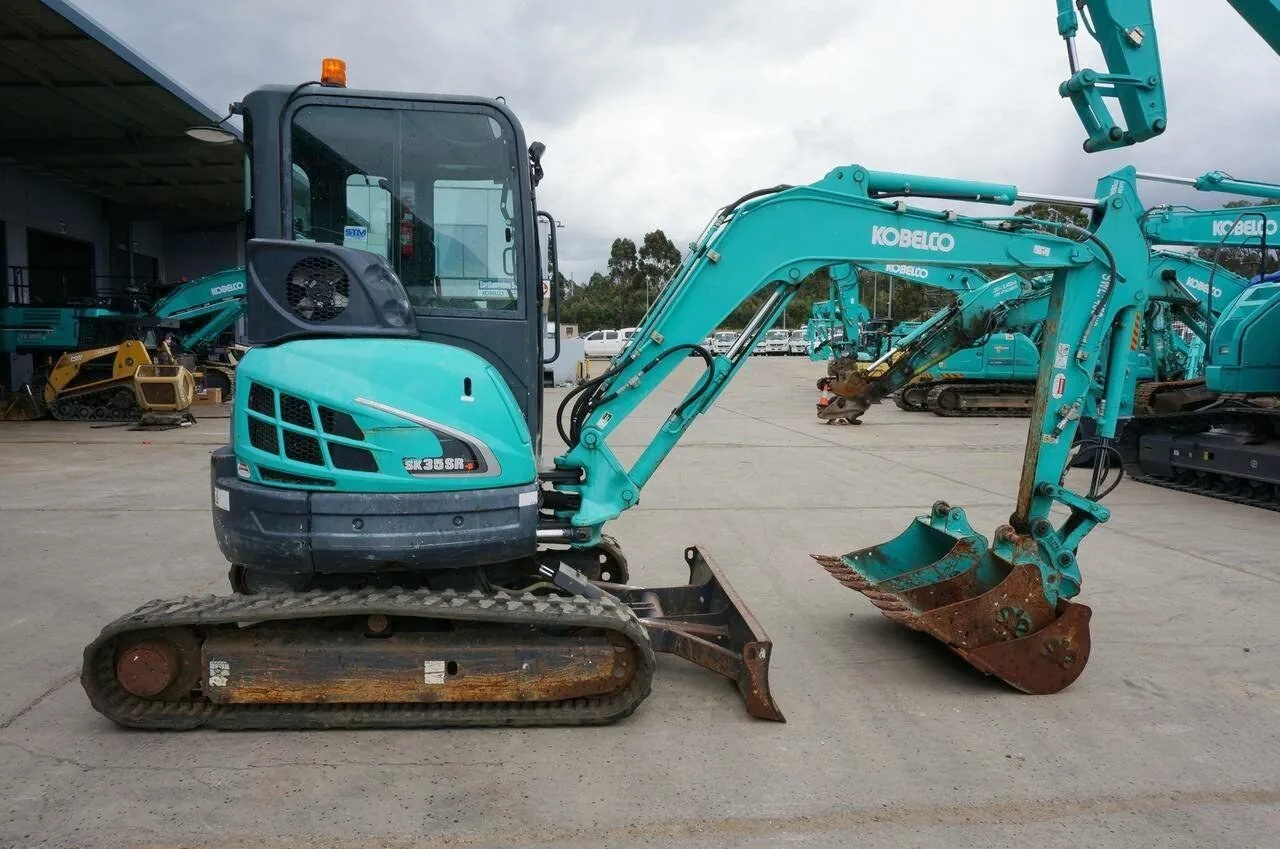 Kobelco SK35SR5