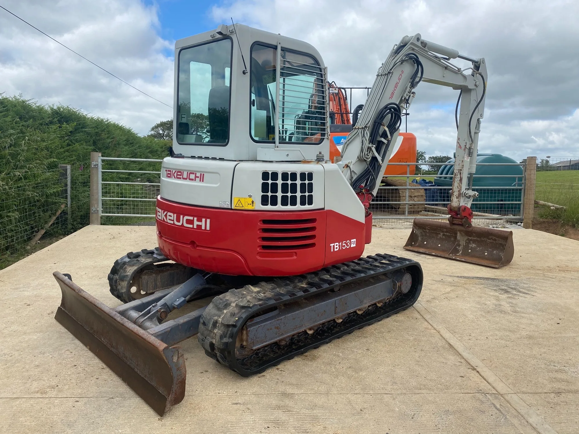 Takeuchi TB153FR