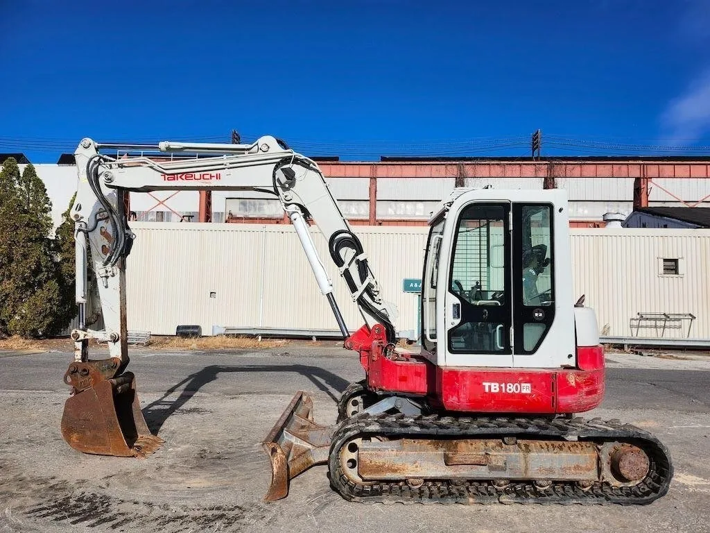 Takeuchi TB180FR