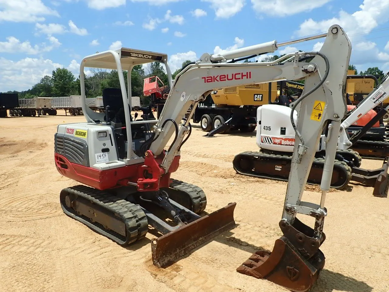Takeuchi TB228