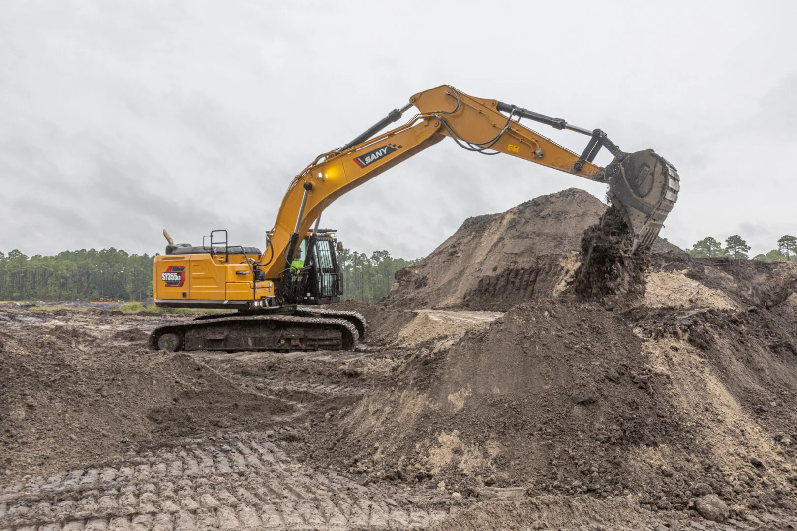 Sany SY355LC angle 2