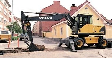 Volvo EW160E angle 2