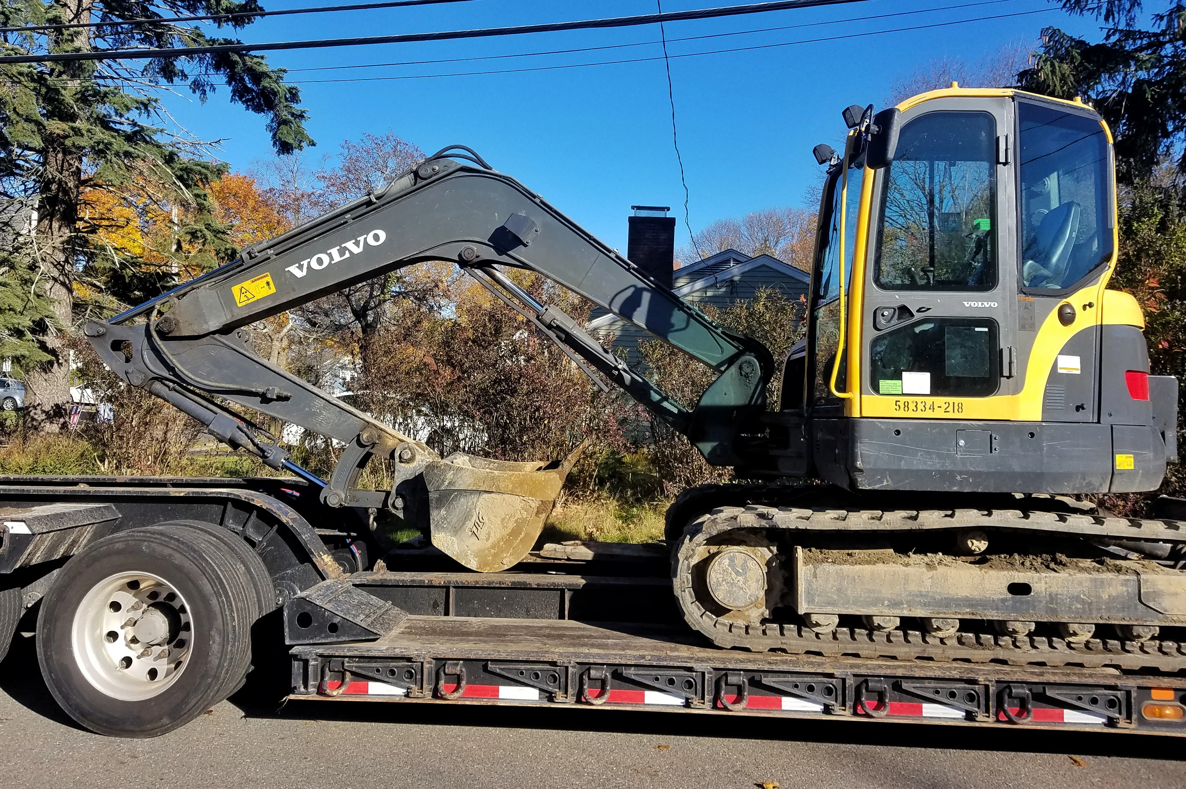 Volvo EC220E angle 2